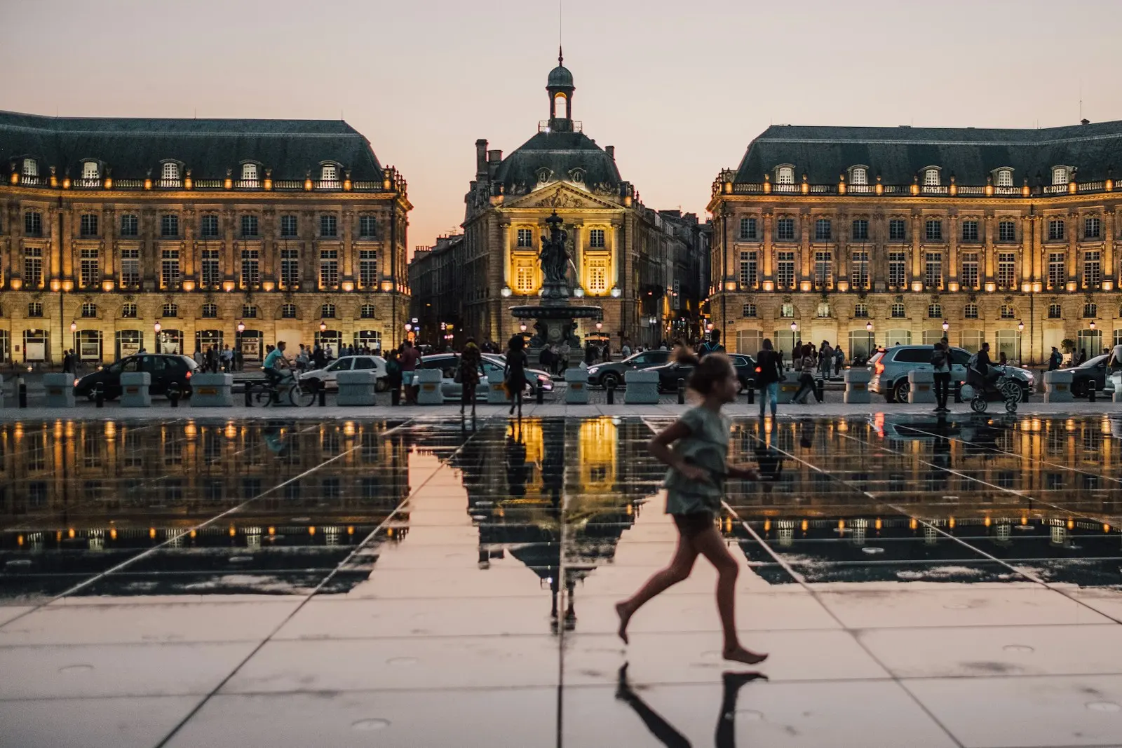 Conciergerie Airbnb Bordeaux — Bastide · Rive Droite Bastide · Rive Droite — Bordeaux